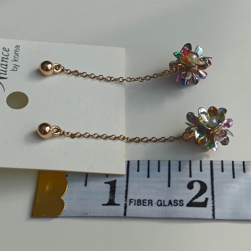 Dangle Earrings Nuance by Korea Gold Tone Iridescent Flower Pearl Drop NEW - Picture 5 of 5